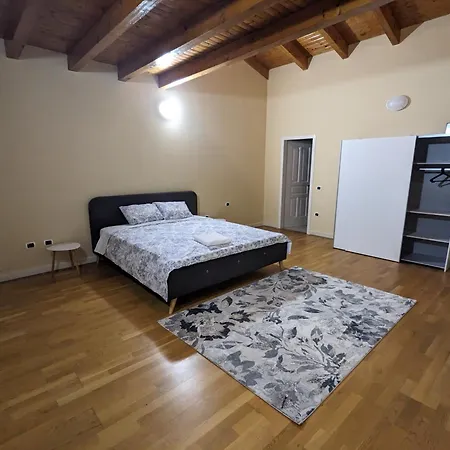 Apartman 9 - Tirana